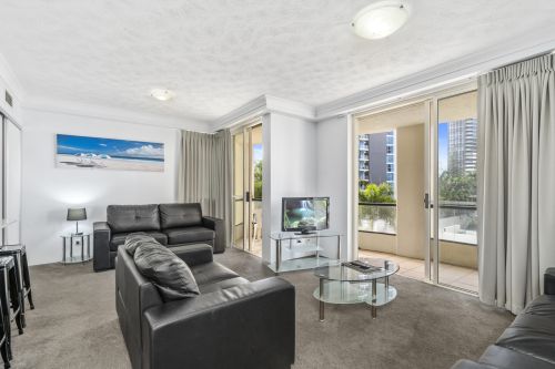 306 / 2988-2994 Surfers Paradise Boulevard, Surfers Paradise - Offers over $520,000 (SOLD)