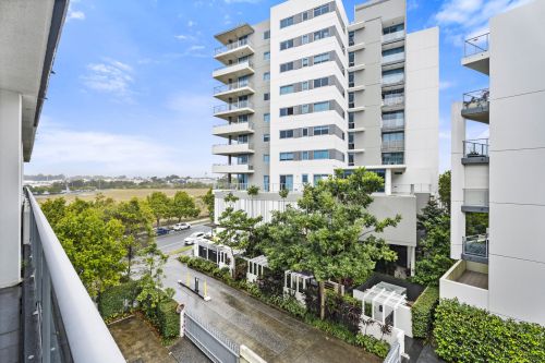 307/2 East Quay Drive, Biggera Waters - Offers over $499,000 (SOLD)