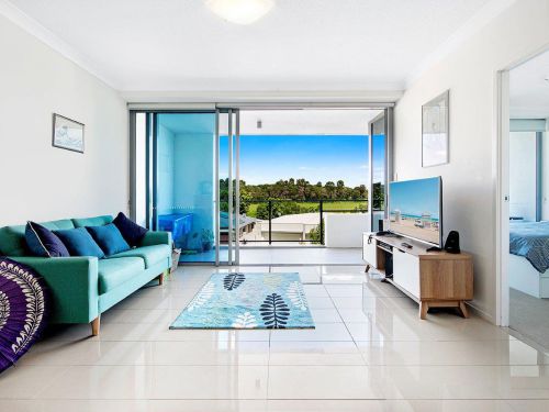 201/15 Compass Drive, Biggera Waters